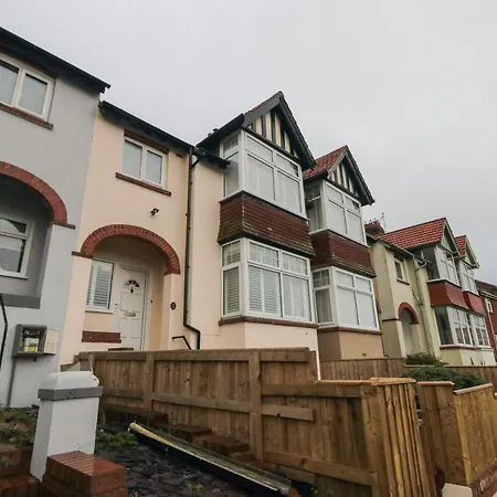 Holiday home 25 Victoria Park Avenue *