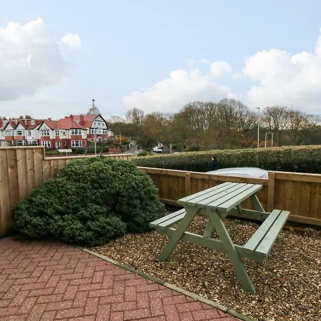 25 Victoria Park Avenue