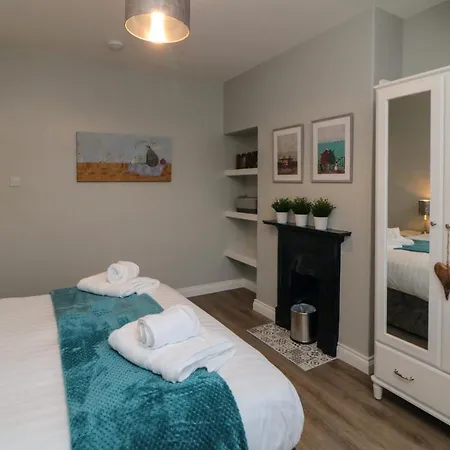 Holiday home 25 Victoria Park Avenue *