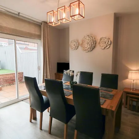 Holiday home 25 Victoria Park Avenue